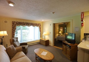 Inns of Waterville Valley Condo the Heart of Waterville Valley! (104)