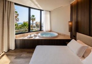 International Hotel & Suite