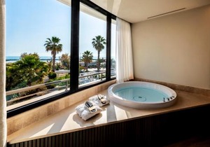 International Hotel & Suite