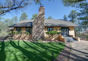 Inviting Colorado Springs House with Spacious Deck!