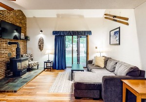 Inviting Two-Story Condo w/Shared Indoor Pool, Game Room, & Mountain Views