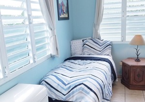 ISOLA– Breezy 2nd floor Apt in beautiful neighborhood just min to Beaches & BQN