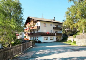 400 m² Apartment ∙ 16 bedrooms ∙ 32 guests