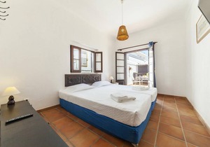 J - Bedroom 2 in Casa do Farol