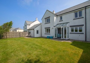 Jubilee - Four Bedroom House, Sleeps 8