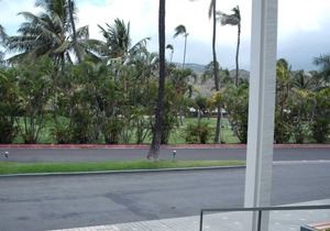 Kahala Beach Ocean Front & Pool View