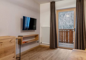 Kamerloy Apartments - F with Mountain View, Wi-Fi, Balcony and Garden