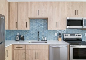 Kasa | Cozy 1BD with Parking and Amenity Access | Minneapolis