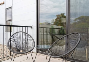 Kasa | Spacious 1BD with Balcony, Explore Bryn Mawr | Minneapolis