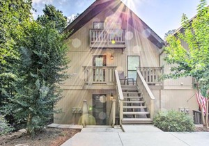 Keowee Keys Home with Mountains View and Lake Access!