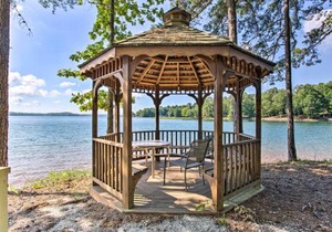 Keowee Keys Home with Mountains View and Lake Access!