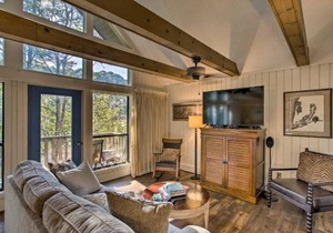 Keowee Keys Home with Mountains View and Lake Access!