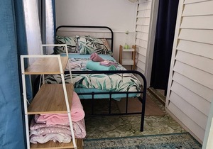 King Single plus 3 Singles in Meyenburg House with shared bathroom & kitchen