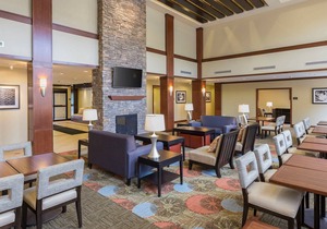 King Studio | Free Daily Breakfast, Shared Hot Tub + Pool