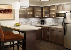 King Suite. Free Breakfast. Pool. Only 5 Miles from Purdue University!