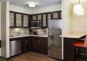 King Suite. Free Breakfast Buffet. Pool & Gym Access. Amazing Location!