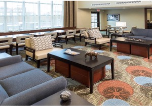 King Suite. Free Breakfast. Pool & Hot Tub. Close to the Nebraska Medical Center!
