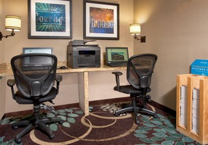 King Suite Near the Sky Wheel | Free Hot Breakfast + Pool Access