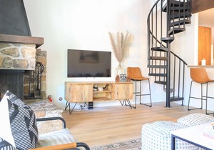 Kings Beach Dream Condo Close to SKI Fireplace W/D