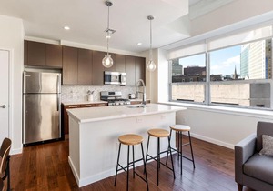 Kislak 307 Stunning 2BR Corner Apt in Heart of Downtown