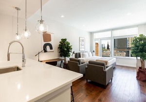 Kislak 603 1BR Penthouse with Stunning Rooftop Terrace