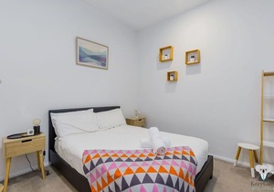 KOZYGURU | West End | 10 mins to City | 1 Bed APT + FREE PARKING | QWE017