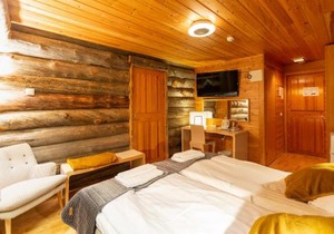 Kuukkeli Log Houses Teerenpesä