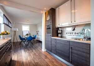 KYST 5410 Floating Home 1
