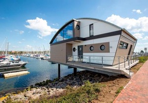 KYST 5410 Floating Home 1