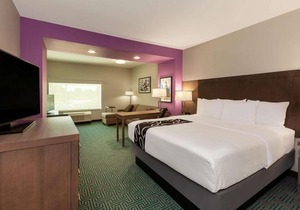 La Quinta Inn & Suites by Wyndham Lafayette Oil Center