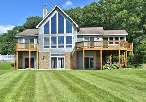 Lake Access w/ Private Outdoor Pool & LOTS of Community Amenities!