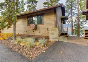 Lakefront Condo with Wonderful Views - Easy Access to Nearby Skiing