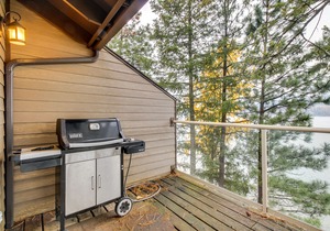 Lakefront Condo with Wonderful Views - Easy Access to Nearby Skiing
