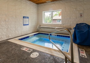 Lakefront Condo with Wonderful Views - Easy Access to Nearby Skiing