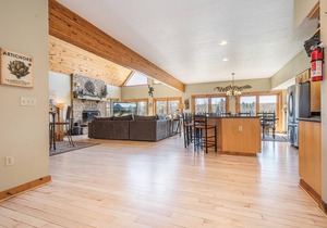 Lakefront home with lots of community amenities!