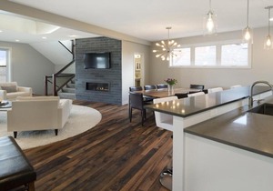 Lakefront Luxury Four Bedroom House