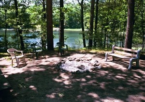 Lakefront Vacation Home W/Large Yard and FirePit
