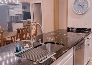 Lakeside Luxury Condo Walk to Beach & Downtown Culver