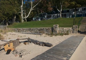 LAKEVIEW~A Leland Beach Cottage at the Jolli-Lodge Resort