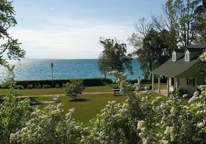 LAKEVIEW~A Leland Beach Cottage at the Jolli-Lodge Resort
