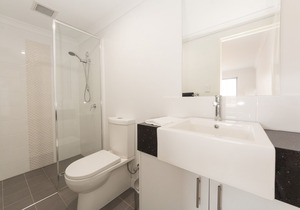 Lakeview Apartment 16