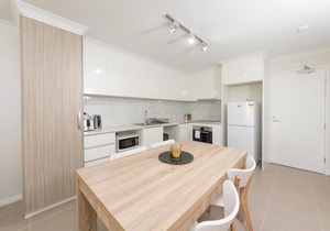 Lakeview Apartment Suite 18
