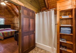 Lakeview Cabin at Marina on Dale Hollow Lake near Standing Stone State Park