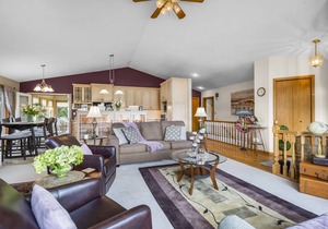 Lakeview Living - MAIN LIVING - Vacation home rental