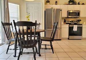 large 6/4 home, free pool heat, 3 miles to Disney