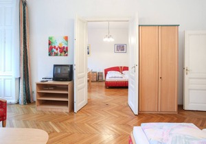 Large apartment for 4 people in 2 bedrooms near the subway station