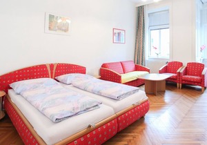 Large apartment for 4 people in 2 bedrooms near the subway station