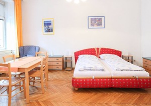 Large apartment for 4 people in 2 bedrooms near the subway station