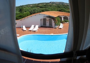 Large, comfortable three-room apartment in residence with swimming pool, very close to Costa Smeralda