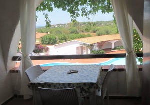 Large, comfortable three-room apartment in residence with swimming pool, very close to Costa Smeralda